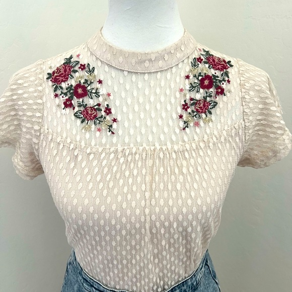 Embroidered Blouse and Acid-Wash Denim Skirt Set - Picture 6 of 7